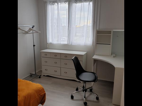 Colocation / Appartement 5 pièces de 86 m², Pessac, Avenue de Canéjan / Photo 2