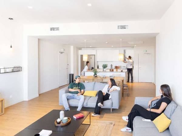 Colocation / Appartement 10 pièces de 145 m², Marseille, Rue Haxo / Photo 2