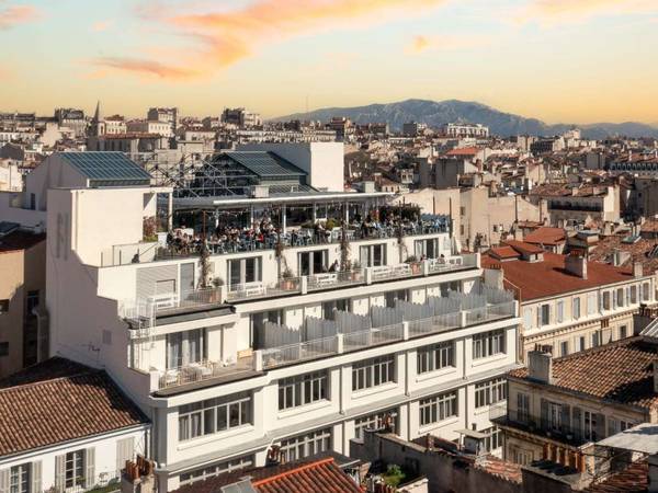 Colocation / Appartement 10 pièces de 145 m², Marseille, Rue Haxo / Photo 12