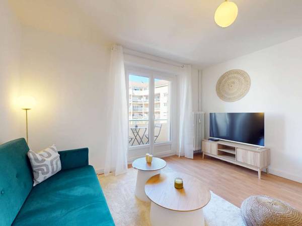 Colocation / Appartement 4 pièces de 69 m², Annemasse, Rue du Docteur Coquand / Photo 2