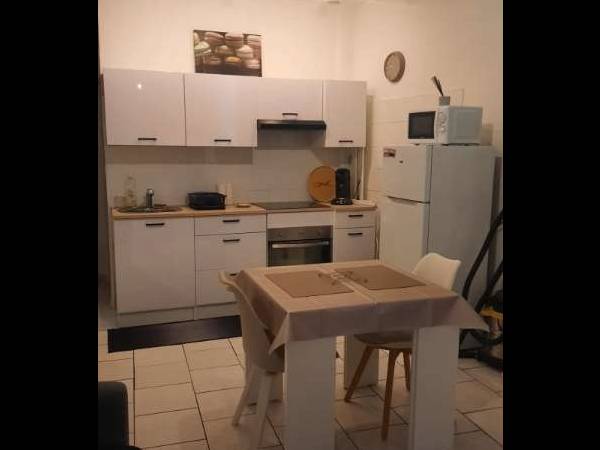 Sous-location / Appartement 3 pièces de 50 m², Marseille, Rue de Ruffi / Photo 2