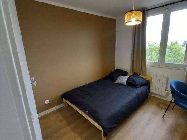 Colocation / Appartement 4 pièces de 65 m², Lyon, Rue Marius Berliet / Photo 2