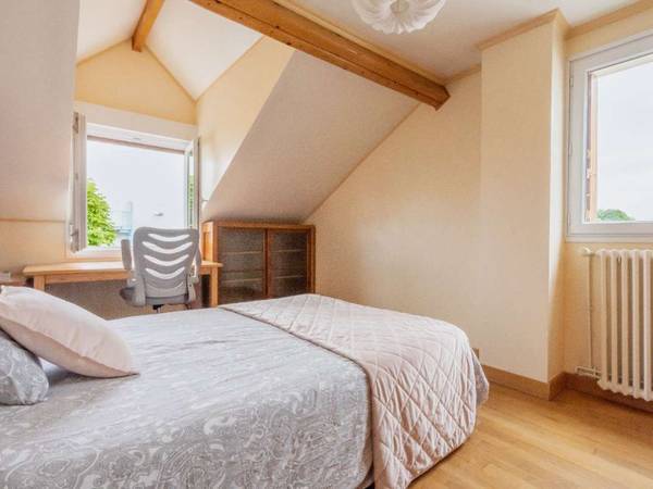 Colocation / Maison 5 pièces de 81 m², Fontenay-sous-Bois, Rue Marceau / Photo 2