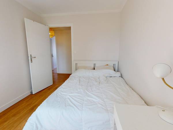 Colocation / Appartement 6 pièces de 89 m², Bron, Rue Pétetin / Photo 2