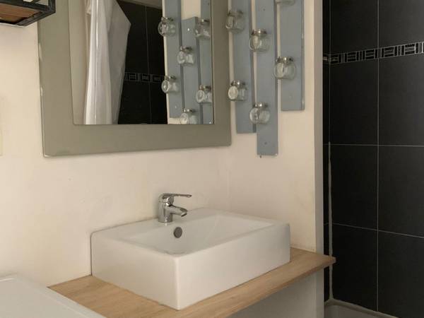 Location / Appartement 2 pièces de 49 m², Marseille, Rue du Camas / Photo 5