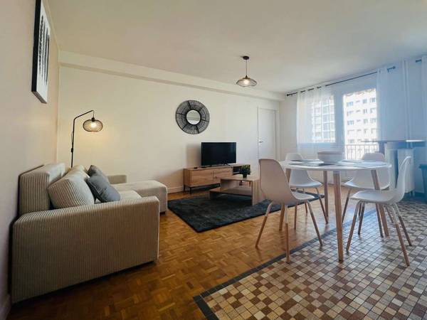 Colocation / Appartement 5 pièces de 81 m², Villeurbanne, Boulevard Eugène Réguillon / Photo 2