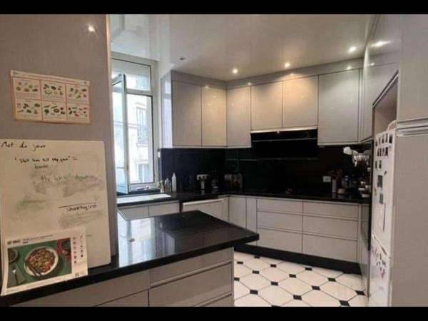 Sous-location / Appartement 6 pièces de 167 m², Paris, Avenue de la République / Photo 2