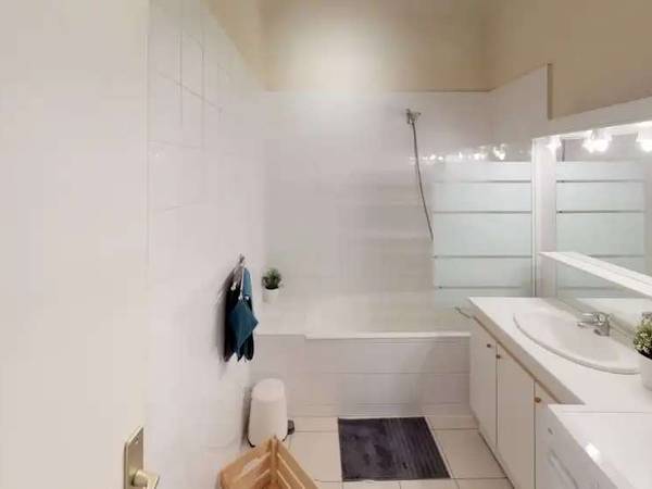 Colocation / Appartement 6 pièces de 107 m², Lyon, Rue du Lac / Photo 9