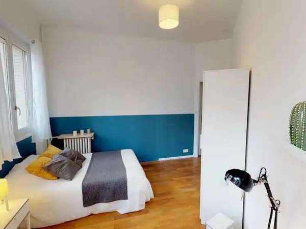 Colocation / Appartement 6 pièces de 107 m², Lyon, Rue du Lac / Photo 2