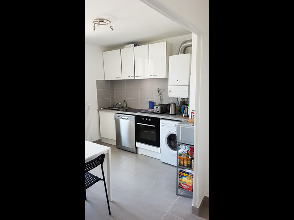 Colocation / Appartement 5 pièces de 72 m², Saint-Martin-d'Hères, Rue Alphonse Allais / Photo 2