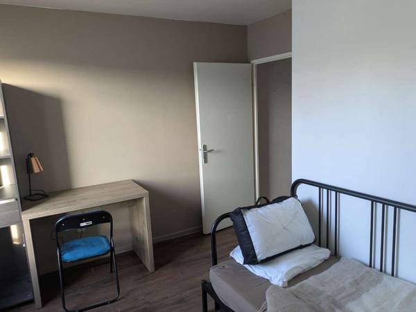 Flatsharing / 4-bedroom flat · 83 m², Nanterre, Rue Jean Jaurès / Photo 8