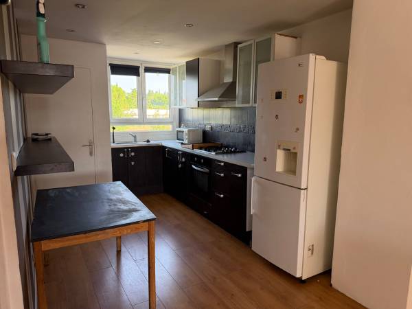 Location / Appartement 2 pièces de 67 m², Aix-en-Provence, Rue Léon Blum / Photo 2