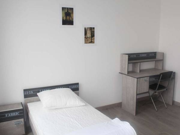 Colocation / Appartement 7 pièces de 93 m², Saint-Nazaire, Avenue de la République / Photo 2