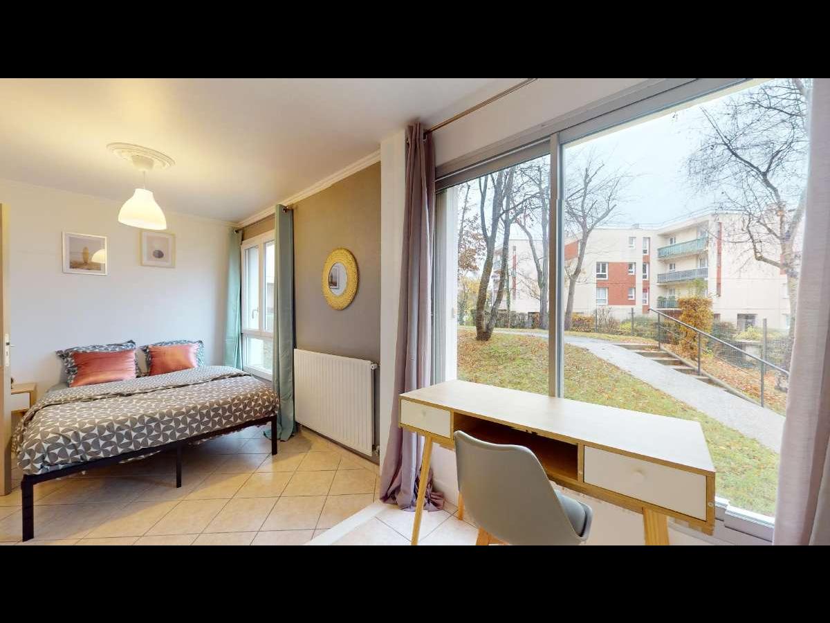 Appartement 5 pièces de 85 m² à Melun | Colocation | 520€/mois photo 4