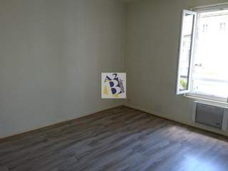 Location / Appartement 1 pièce de 18 m², Angoulême, Rue Jean Fougerat
