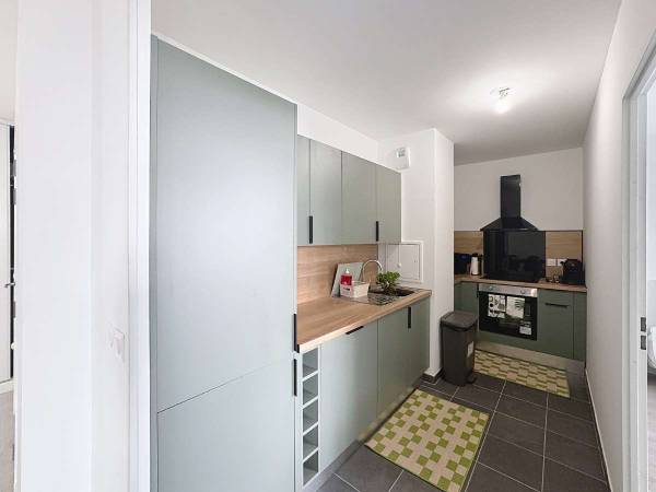 Colocation / Appartement 4 pièces de 85 m², Noisy-le-Grand, Rue des Verts Bâtons / Photo 2