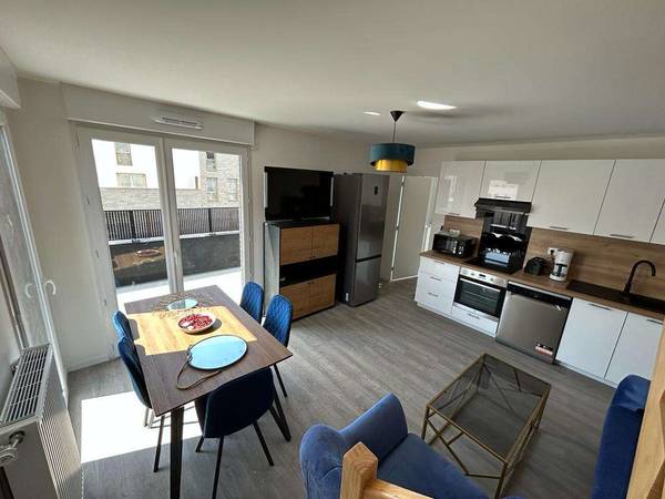 Colocation / Appartement 6 pièces de 89 m², Cergy, Allée des Inventions / Photo 6