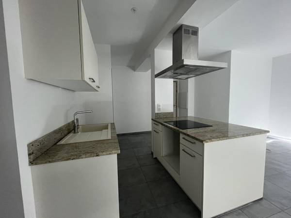 Location / Appartement 3 pièces de 74 m², Ajaccio, 7 Rue Notre Dame / Photo 2