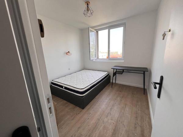 Colocation / Appartement 6 pièces de 82 m², Rosny-sous-Bois, Rue Francois Couperin / Photo 2