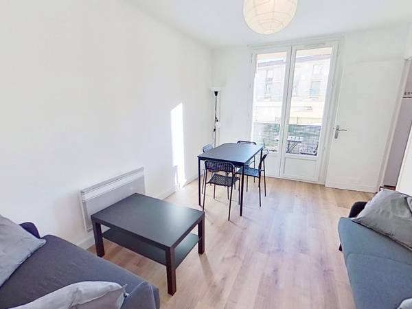 Colocation / Appartement 4 pièces de 66 m², Marseille, Avenue Jules Cantini / Photo 2