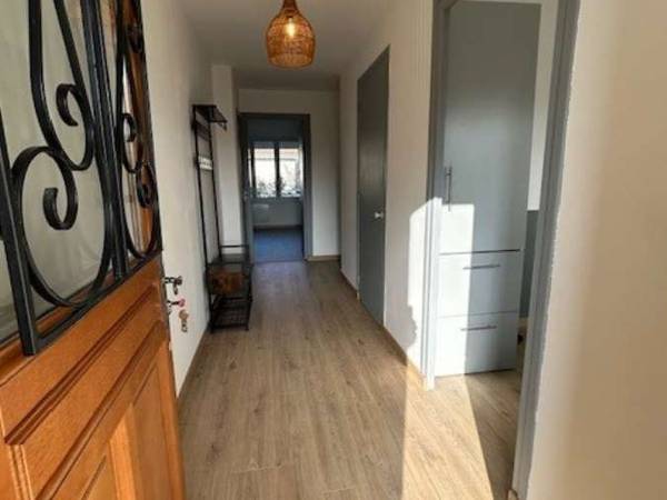Colocation / Appartement 3 pièces de 56 m², Saint-Priest, Rue Charles Gounod / Photo 2