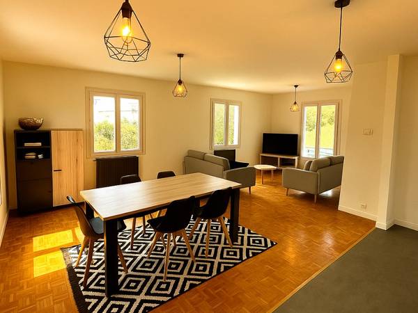 Colocation / Maison 9 pièces de 160 m², Angoulême, Rue des Chaumes Rondes / Photo 2