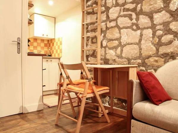 Rental / Studio · 11 m² , Paris, Rue Chapon / Photo 2