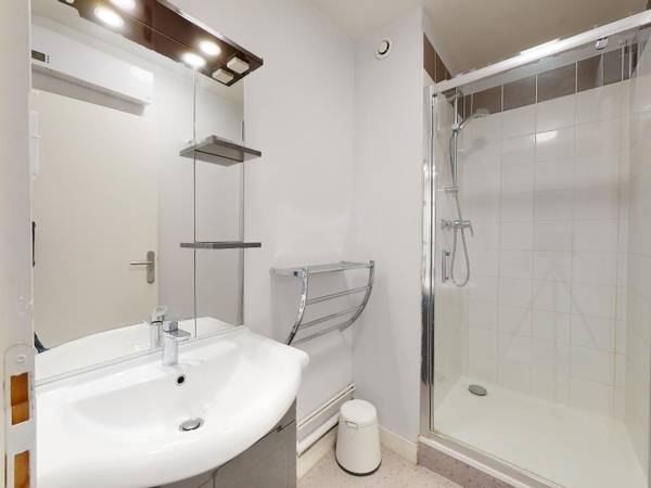 Colocation / Appartement 4 pièces de 64 m², Pau, Rue Camy / Photo 2