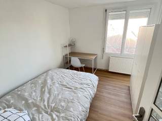 Colocation / Appartement 6 pièces de 94 m², Troyes, Rue Raymond Poincare