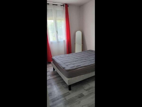 Colocation / Appartement 5 pièces de 90 m², Bron, Avenue Franklin Roosevelt / Photo 2