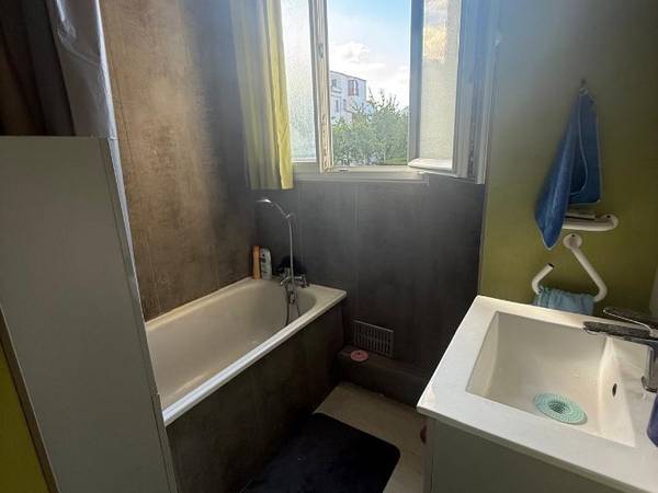 Colocation / Appartement 1 pièce de 70 m², Mantes-la-Jolie, Rue Maurice Braunstein / Photo 3