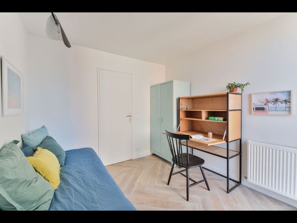 Colocation / Appartement 5 pièces de 84 m², Saint-Denis, Rue Gaston Dourdin / Photo 2
