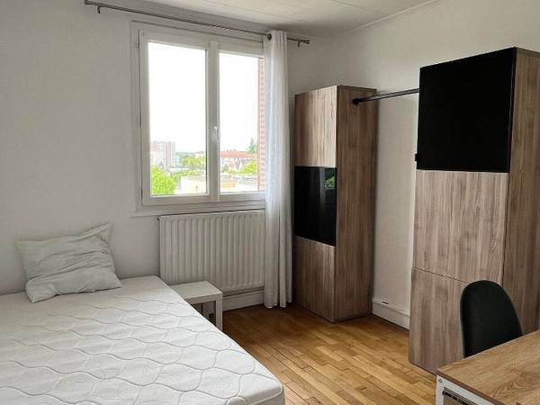 Colocation / Appartement 4 pièces de 61 m², Besançon, Rue de Fontaine Écu / Photo 7