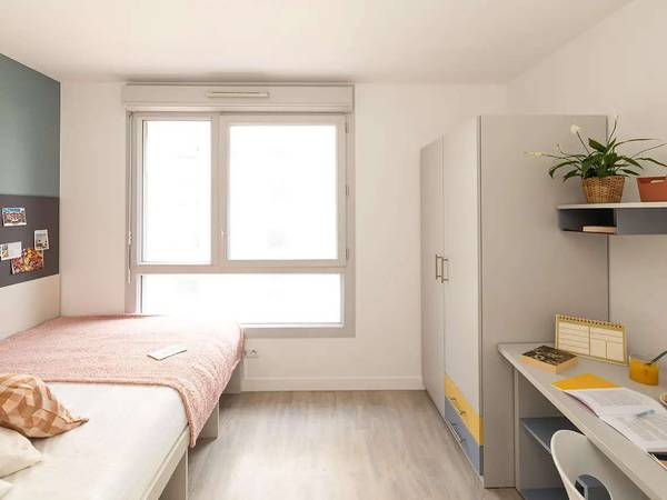 Résidence étudiante / Appartement 4 pièces de 54 m², Puteaux, Terrasse Valmy / Photo 2