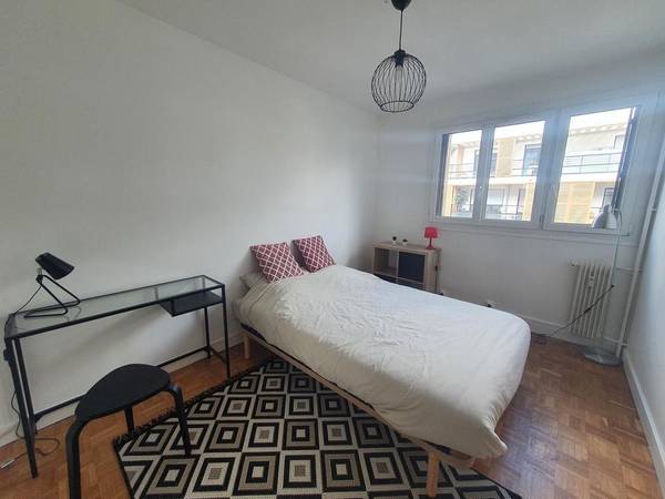 Colocation / Appartement 3 pièces de 67 m², Maisons-Alfort, Imp Denis Dulac 2eme Etage Sur 4 / Photo 2