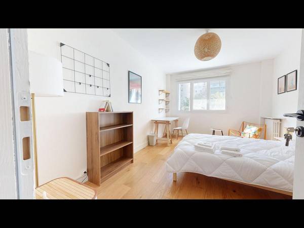 Colocation / Appartement 5 pièces de 97 m², Paris, Rue de Vouillé / Photo 2