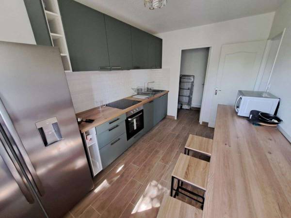 Colocation / Appartement 5 pièces de 100 m², Lormont, Rue Albert Camus / Photo 2