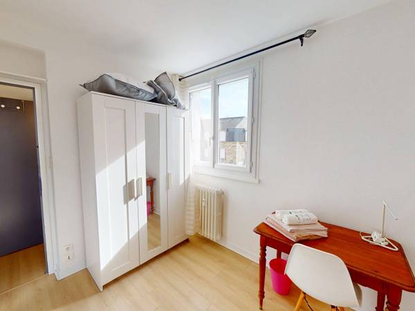 Colocation / Appartement 5 pièces de 72 m², Rennes, Rue Victor Rault / Photo 2