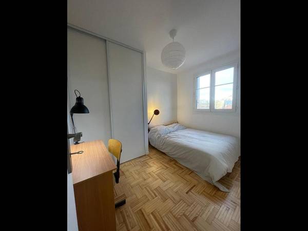 Colocation / Appartement 4 pièces de 66 m², Vitry-sur-Seine, Rue Gabriel Péri / Photo 2