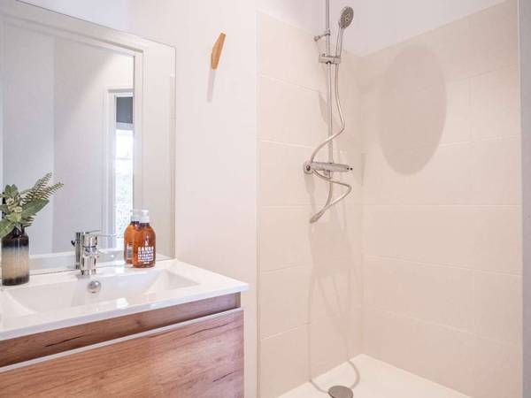 Colocation / Appartement 10 pièces de 205 m², Marseille, Boulevard Dugommier / Photo 2