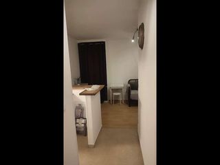 Location / Studio de 19 m², Paris, Rue Cail