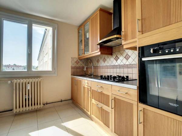 Colocation / Appartement 5 pièces de 83 m², Troyes, Rue Alexander Fleming / Photo 2