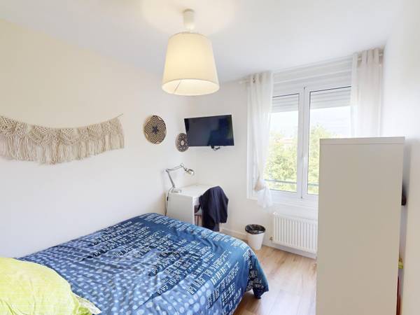 Colocation / Appartement 5 pièces de 77 m², Mérignac, Avenue de Belle-France / Photo 2