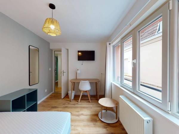 Coliving / Maison 8 pièces de 200 m², Lille, Rue Pierre Legrand / Photo 2