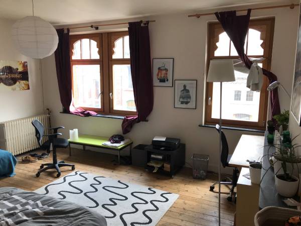 Colocation / Maison 8 pièces de 25 m², Charleroi, Rue Léon Bernus / Photo 2