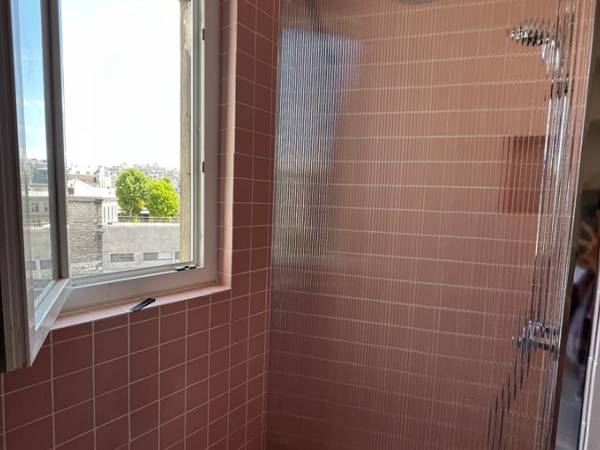 Sous-location / Appartement 2 pièces de 32 m², Paris, Rue Louis Blanc / Photo 9