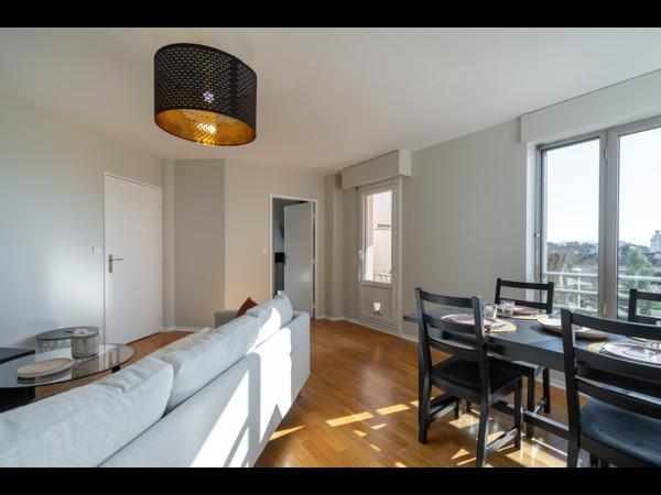 Colocation / Appartement 5 pièces de 108 m², Dijon, Rue Albert Et André Claudot / Photo 7