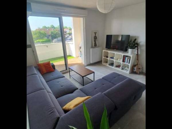 Colocation / Appartement 3 pièces de 70 m², Cenon, Rue de la République / Photo 2