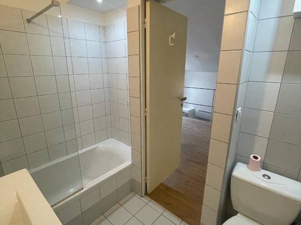 Sous-location / Appartement 5 pièces de 116 m², Marseille, Rue Chateauredon / Photo 6