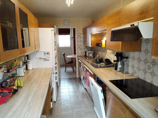 Colocation / Appartement 6 pièces de 113 m², Champs-sur-Marne, Place des Aubépines / Photo 2